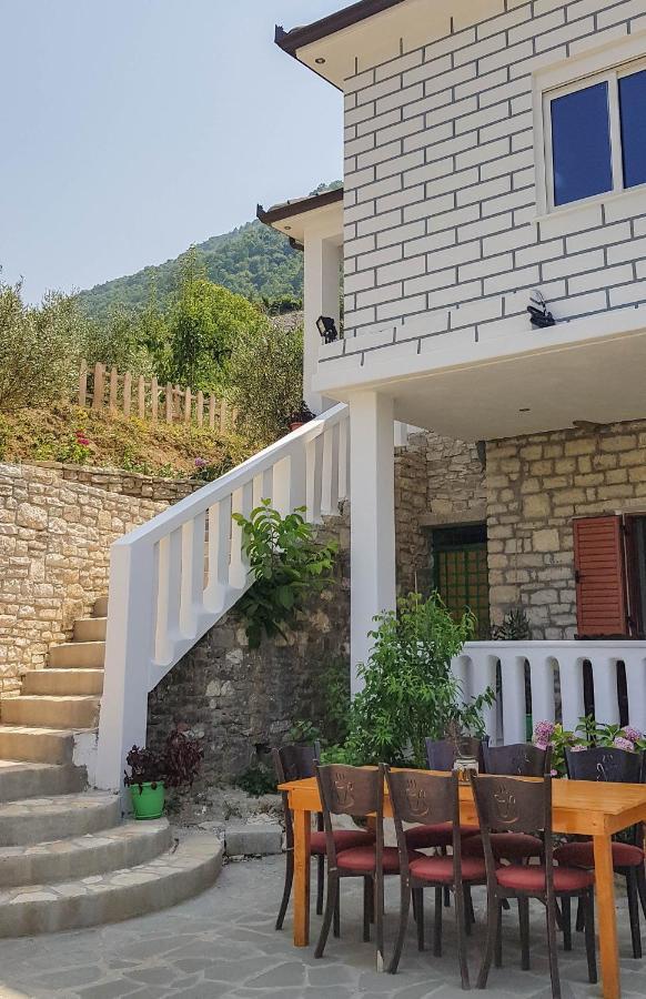 Villa Goliku Pestani Екстериор снимка