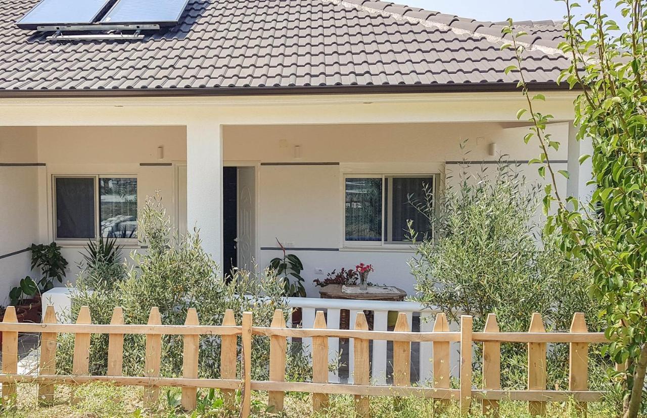 Villa Goliku Pestani Екстериор снимка