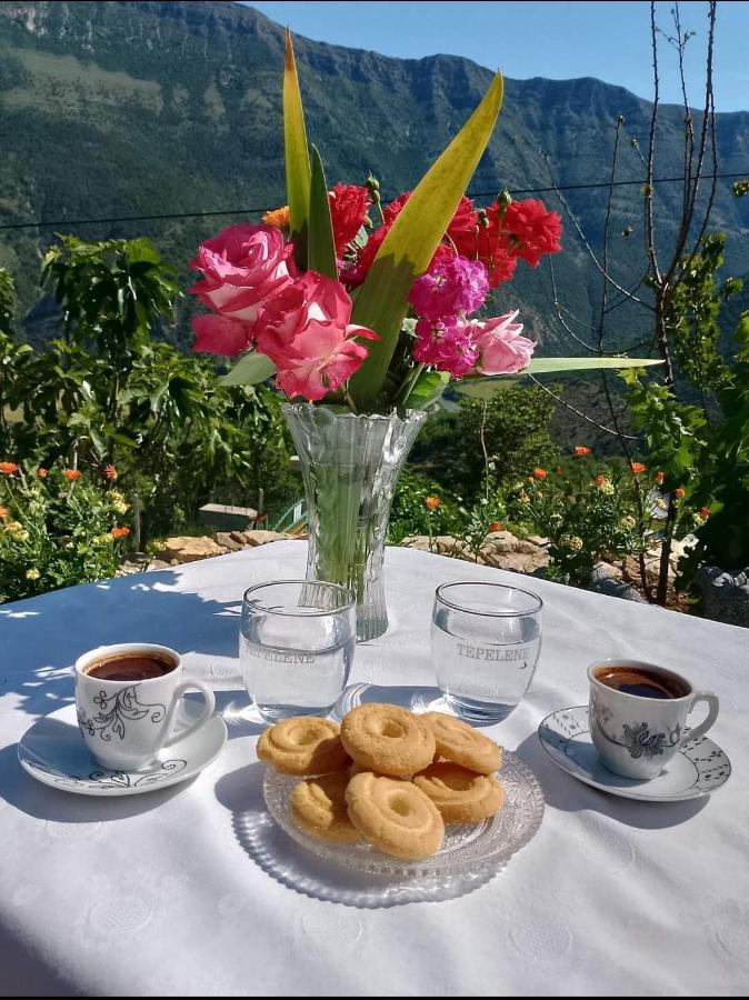 Villa Goliku Pestani Екстериор снимка