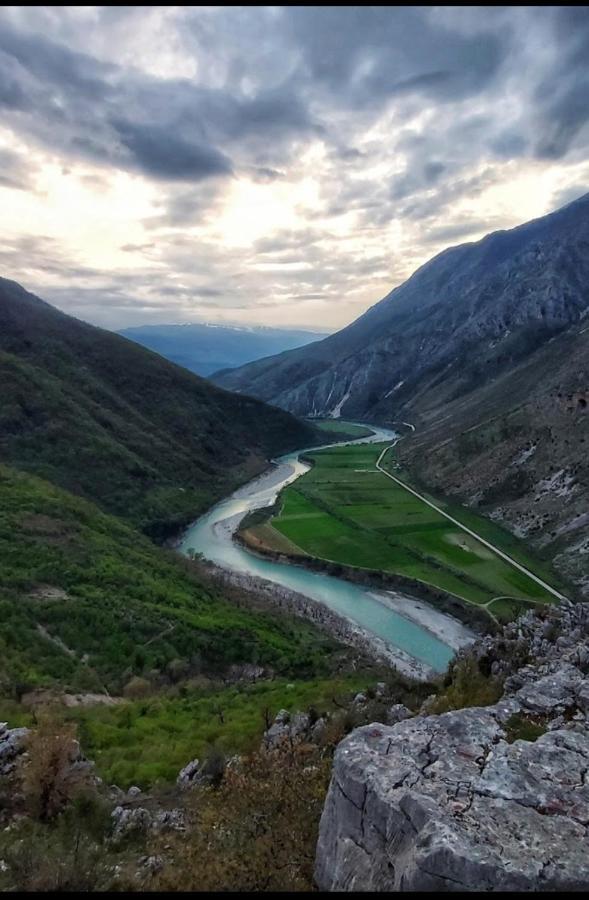 Villa Goliku Pestani Екстериор снимка